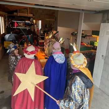 Sternsinger und ihre gemütliche Pause.jpg